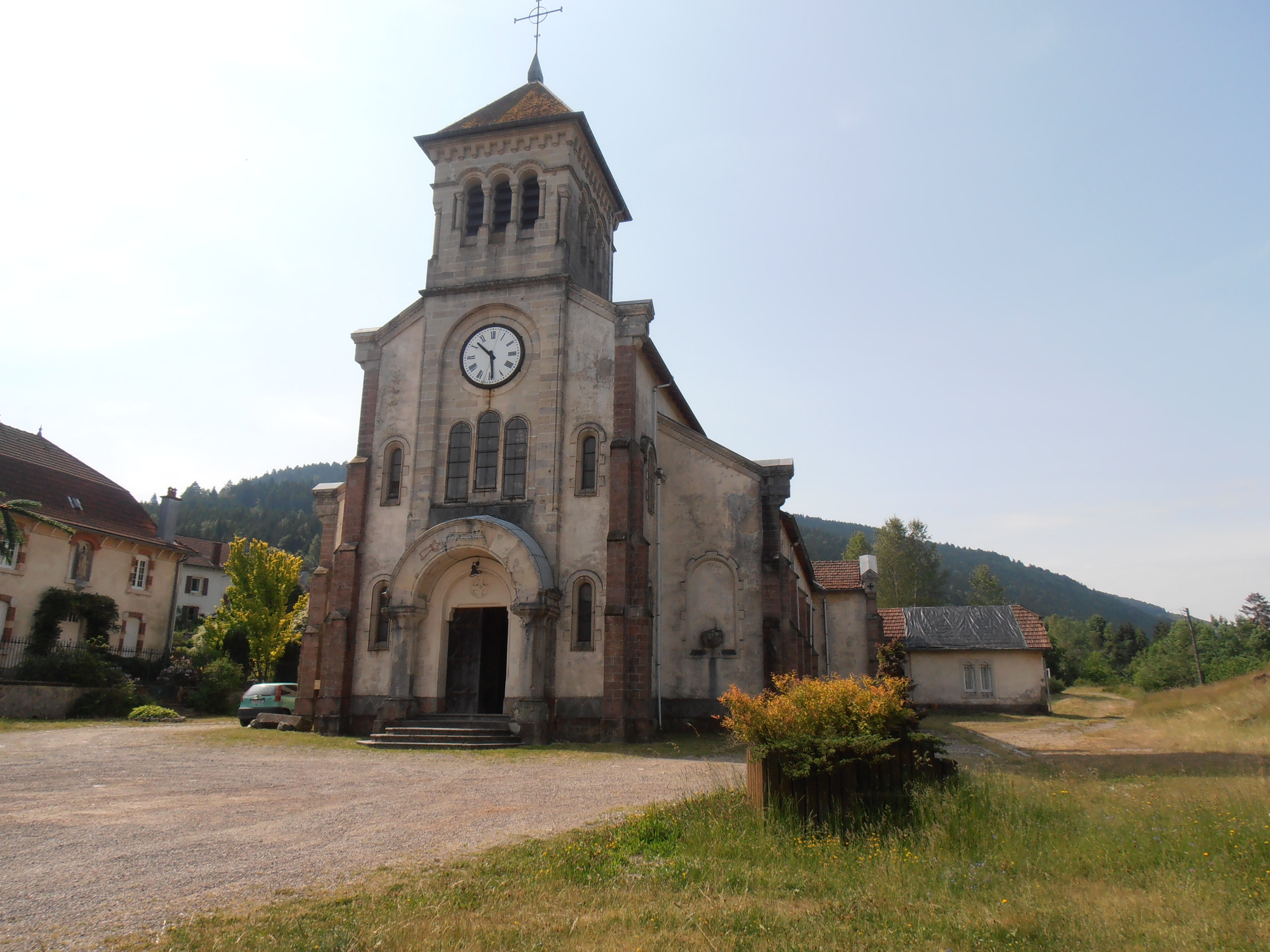 Eglise du Sacre-Coeur de Travexin