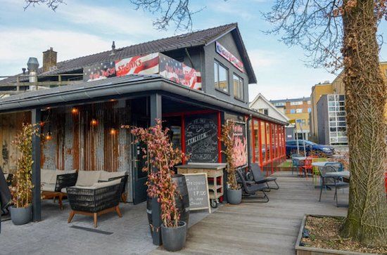 Fat Alice & Moody Cracker