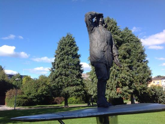 Statue of Bernt Balchen