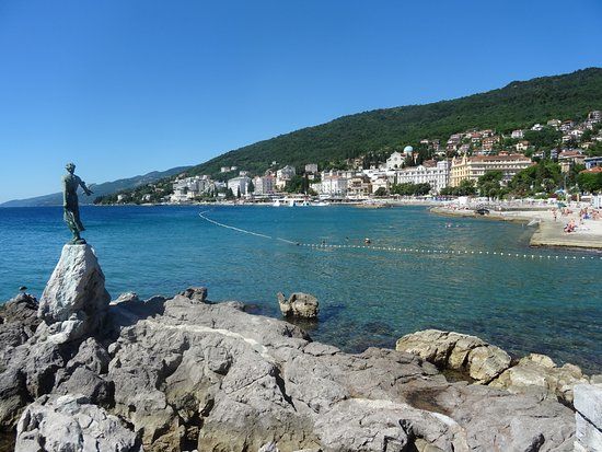 Beeld van het Meisje en de Meeuw