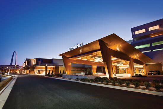 Ozzie's Sports Bar & Grill